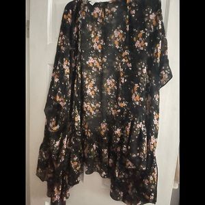 Women’s kimono/swimsuit cover up.